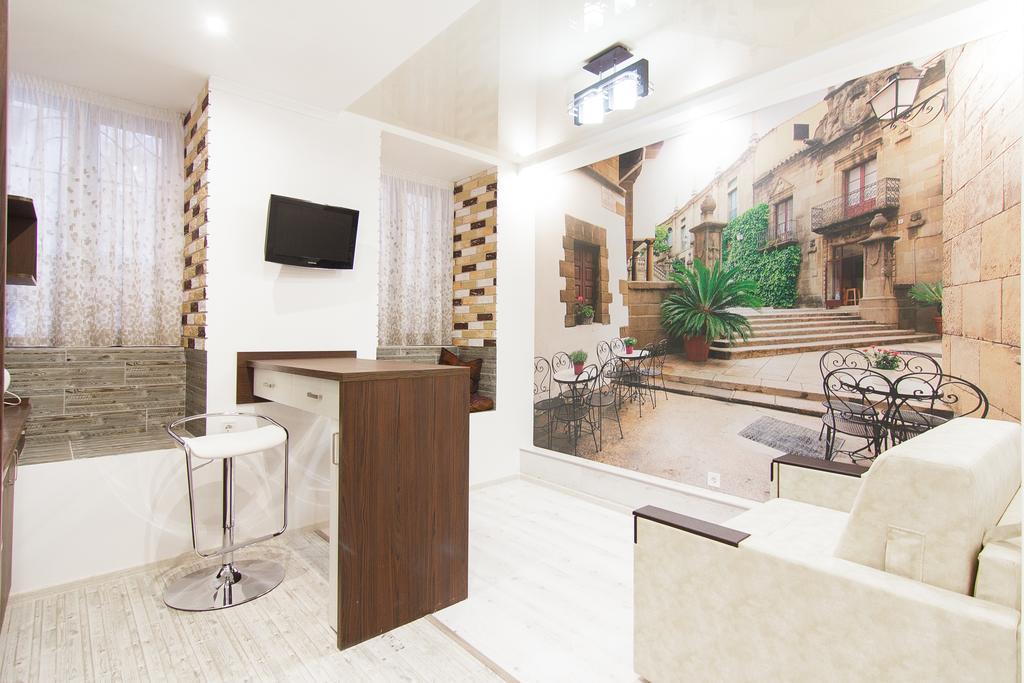 Club Suite Near Deribasovskaya Odesa Exterior photo